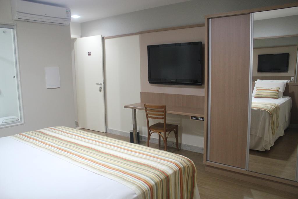 Pratti Hotel Linhares Exterior foto